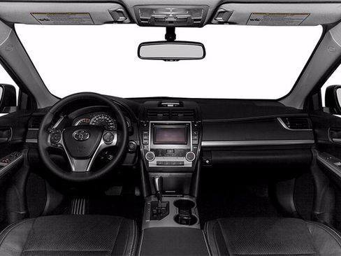 Used 2013 Toyota Camry SE FWD image 7