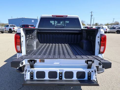 New 2026 GMC Sierra 1500 Elevation image 5