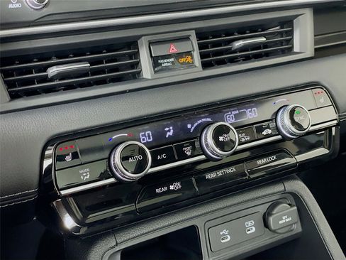 New 2026 Honda Pilot Touring image 14