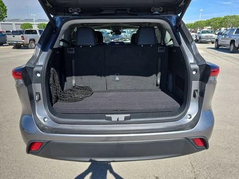 New 2026 Toyota Highlander XLE image 13