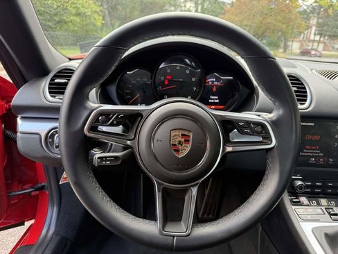 Used 2024 Porsche 718 Cayman image 9