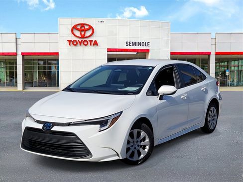 Used 2023 Toyota Corolla LE image 1