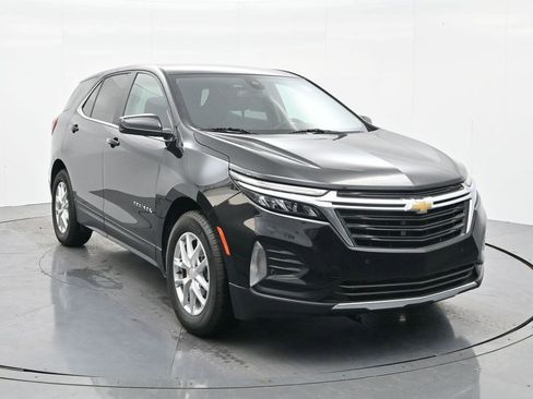 Used 2023 Chevrolet Equinox LT image 3