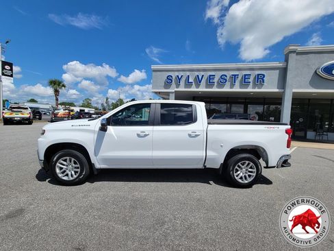 Used 2021 Chevrolet Silverado 1500 LT AWD/4WD image 2