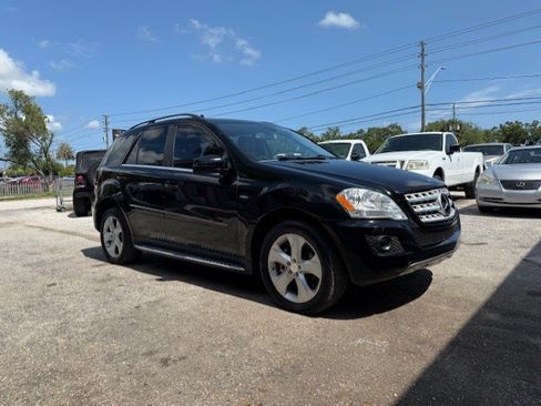 Used 2011 Mercedes-Benz ML 350 BlueTEC 4MATIC image 3