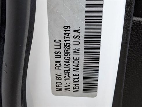 Certified 2024 Jeep Grand Cherokee L Laredo image 33