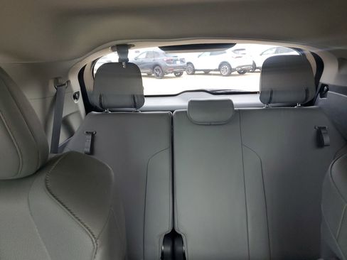 Used 2021 Toyota Sienna XLE AWD/4WD image 14
