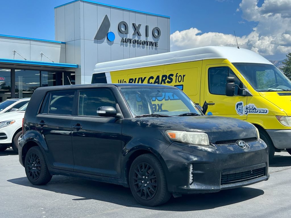 Used 2013 Scion xB FWD image 1