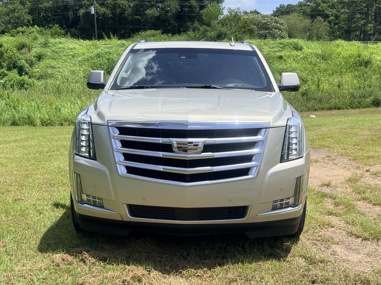Used 2017 Cadillac Escalade Premium Luxury AWD/4WD image 8