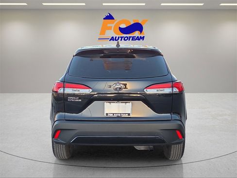 Certified 2022 Toyota Corolla Cross L image 4