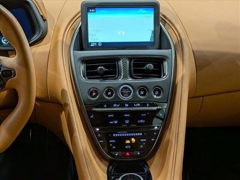 Used 2023 Aston Martin DB11 Coupe image 10