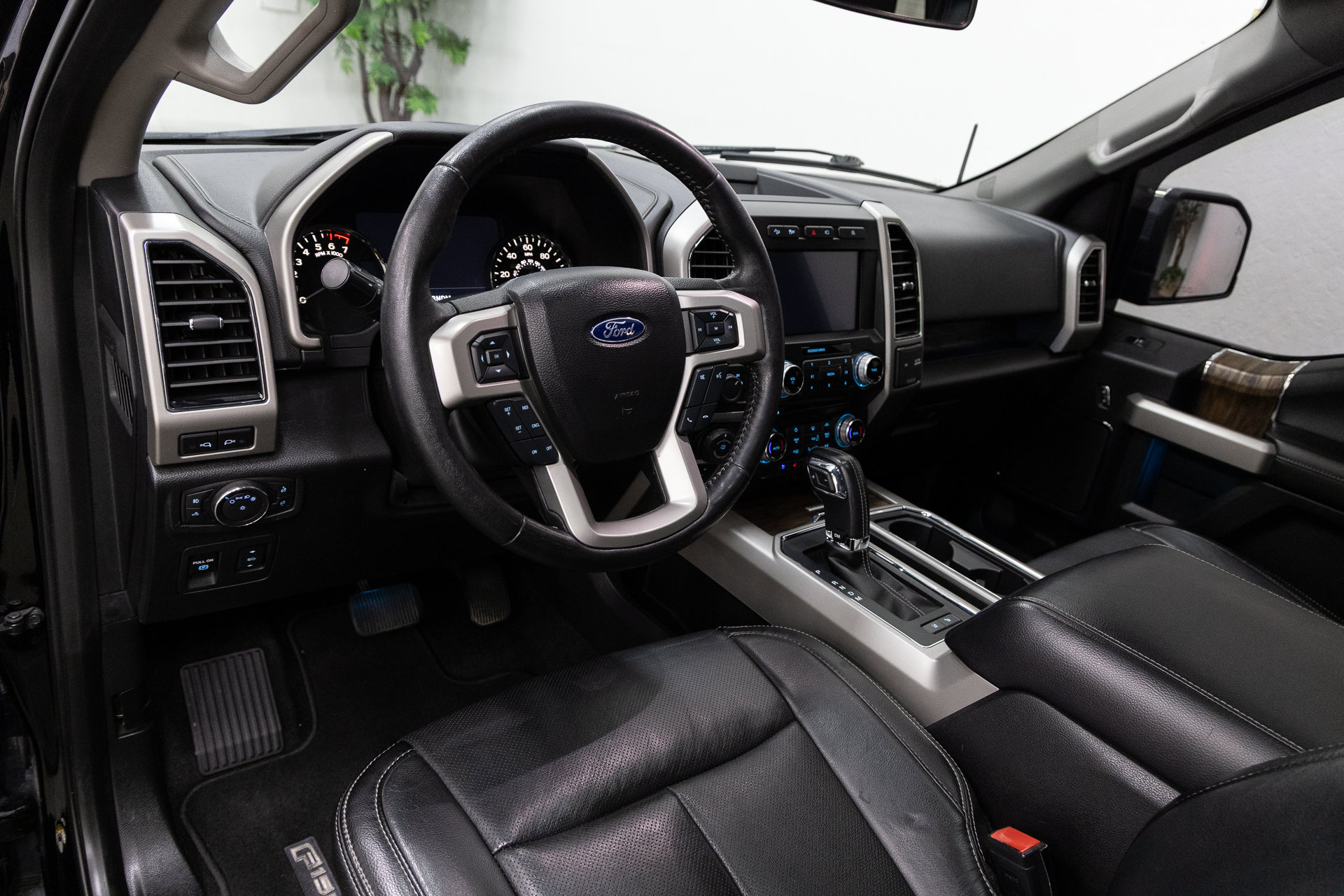 Used 2018 Ford F150 4x4 SuperCrew image 6