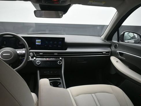 Used 2025 Hyundai Sonata SEL FWD image 16