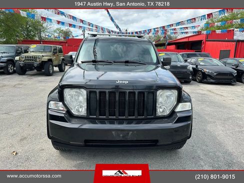 Used 2012 Jeep Liberty Sport image 2