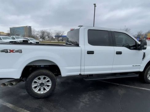 Used 2022 Ford F250 XLT AWD/4WD image 2