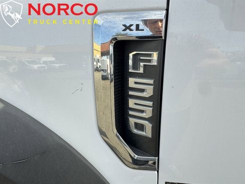 Used 2018 Ford F550 4x4 Regular Cab Super Duty image 17