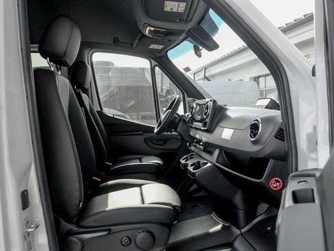 Used 2026 Mercedes-Benz Sprinter 2500 image 19