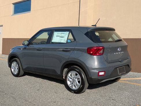 New 2026 Hyundai Venue SE image 7