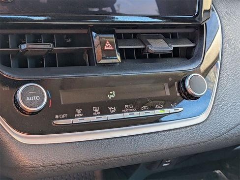 Used 2025 Toyota Corolla LE image 22