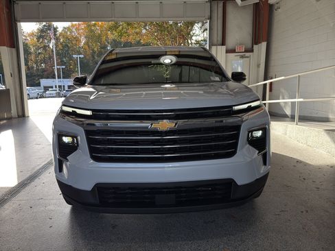 New 2026 Chevrolet Traverse LT image 2