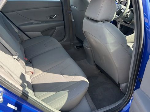 Used 2023 Hyundai Elantra SE image 23