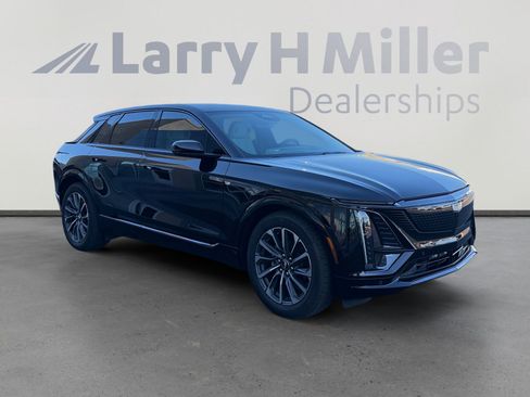 Used 2026 Cadillac Lyriq Premium Sport AWD/4WD image 7