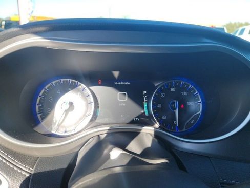 New 2025 Chrysler Pacifica Select image 16