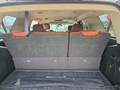Used 2016 Cadillac Escalade Premium AWD/4WD image 6