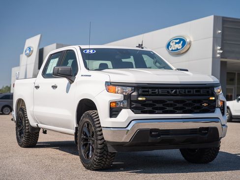 Used 2024 Chevrolet Silverado 1500 W/T w/ Trailering Package image 1