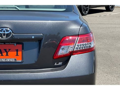Used 2011 Toyota Camry LE image 26