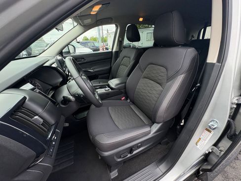 Used 2025 Nissan Pathfinder SV AWD/4WD image 39