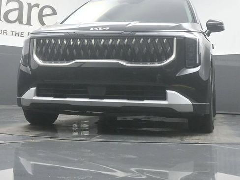 Used 2025 Kia Carnival FWD image 55