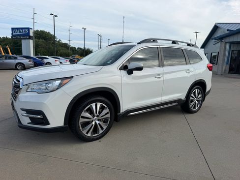 Used 2020 Subaru Ascent Limited w/ Technology Package AWD/4WD image 3