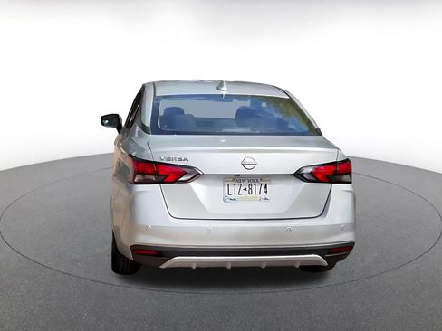 Used 2025 Nissan Versa SV image 12