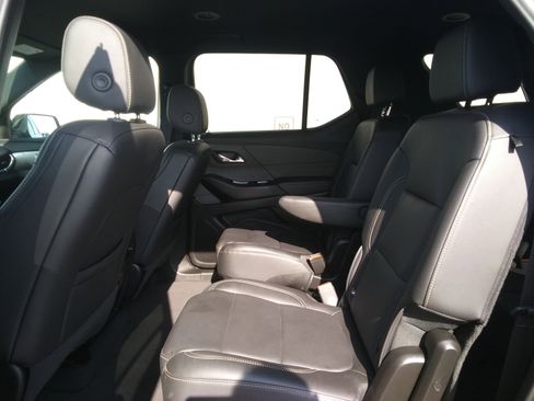 Used 2023 Chevrolet Traverse LT image 10