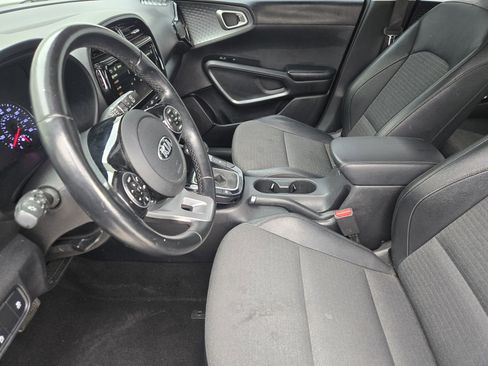 Used 2020 Kia Soul EX image 16