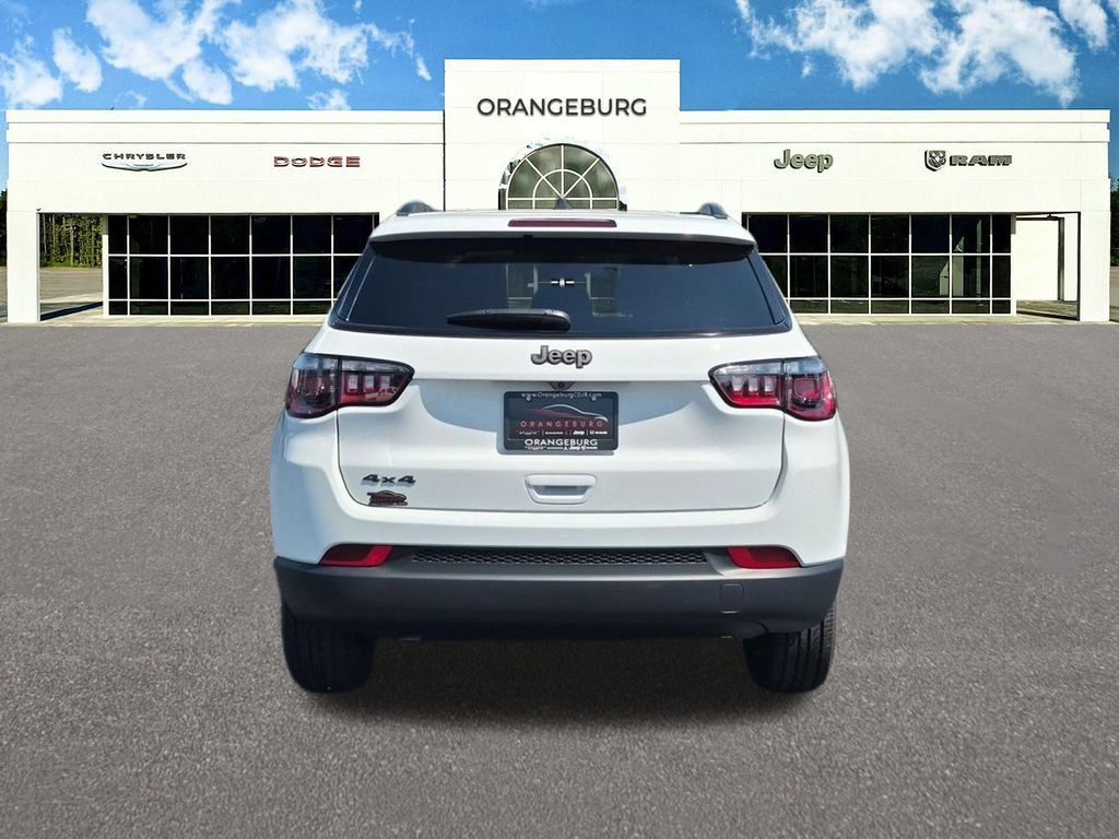 New 2026 Jeep Compass Latitude AWD/4WD image 8