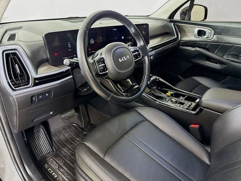 Used 2025 Kia Sorento EX AWD/4WD image 10