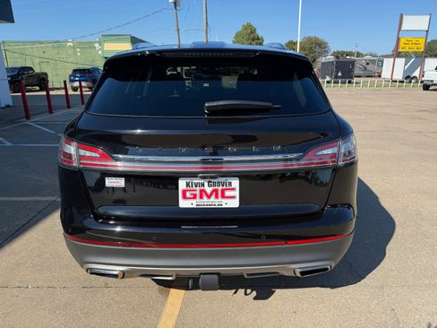 Used 2022 Lincoln Nautilus Black Label w/ Class II Trailer Tow Package image 4