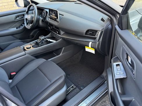 New 2026 Nissan Rogue S image 10