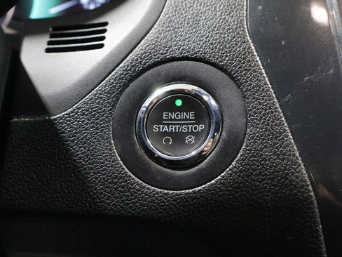 Used 2018 Ford Explorer XLT w/ Equipment Group 202A AWD/4WD image 28