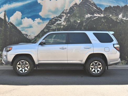 Used 2024 Toyota 4Runner TRD Off-Road Premium AWD/4WD image 7
