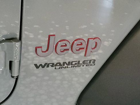 Used 2022 Jeep Wrangler Unlimited Rubicon image 8