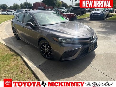 Used 2023 Toyota Camry SE FWD image 1
