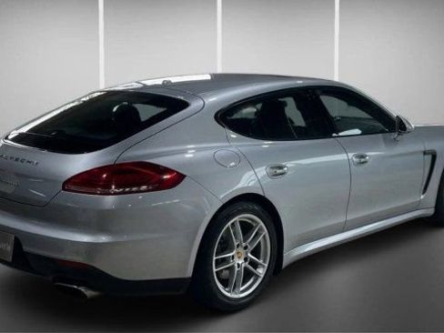 Used 2016 Porsche Panamera 4 image 6