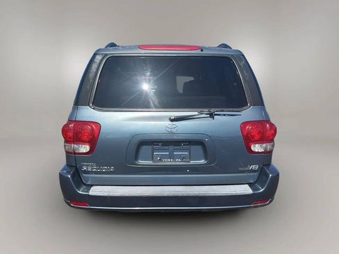 Used 2005 Toyota Sequoia SR5 RWD image 6