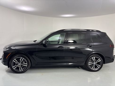 Certified 2025 BMW X7 xDrive40i w/ M Sport Package image 4