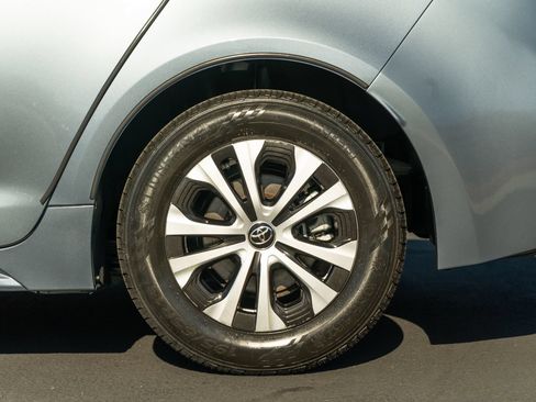 Certified 2022 Toyota Corolla LE FWD image 7