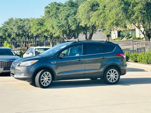 Used 2016 Ford Escape SE w/ Equipment Group 201A AWD/4WD image 4