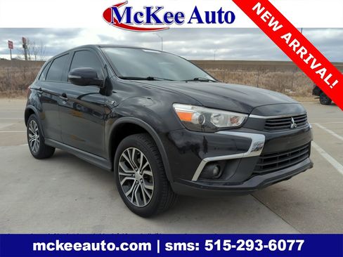 Used 2017 Mitsubishi Outlander Sport ES image 1